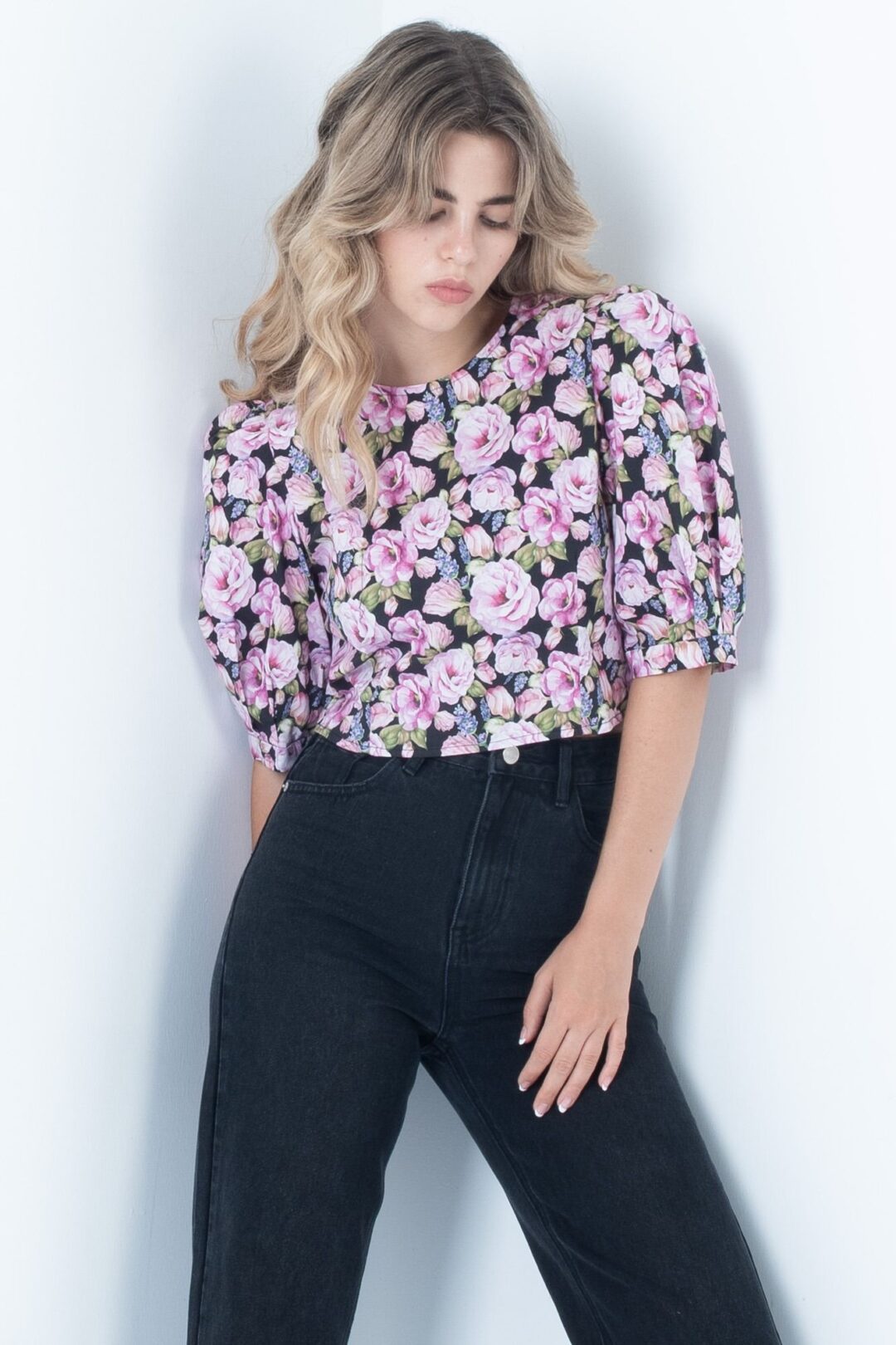 BLUSA FLORES ABOTONADA ESPALDA